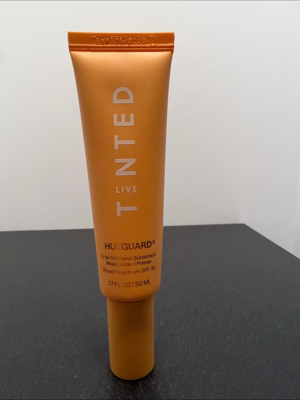 Live HUEGUARD Tinted Mineral Sunscreen Moisturizer SPF 30 -